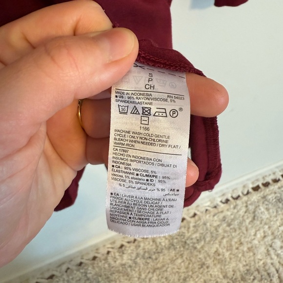 2/$15 Old Navy - Deep Red/Wine Long Sleeve Dress - Picture 6 of 7